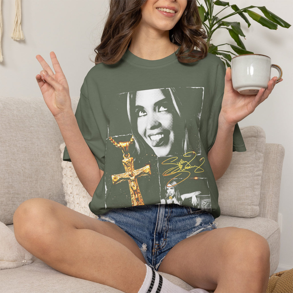 Sydney Sweeney Classic Tee | 90s Vintage | Actress Gift