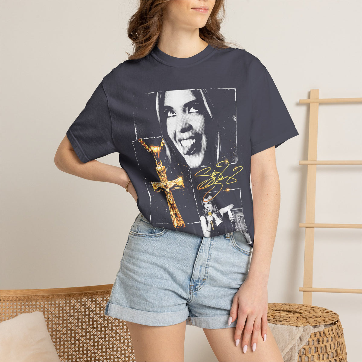 Sydney Sweeney Classic Tee | 90s Vintage | Actress Gift