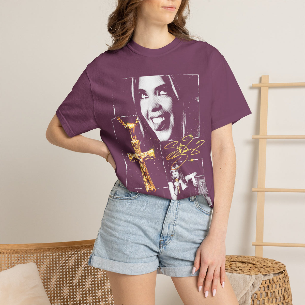 Sydney Sweeney Classic Tee | 90s Vintage | Actress Gift