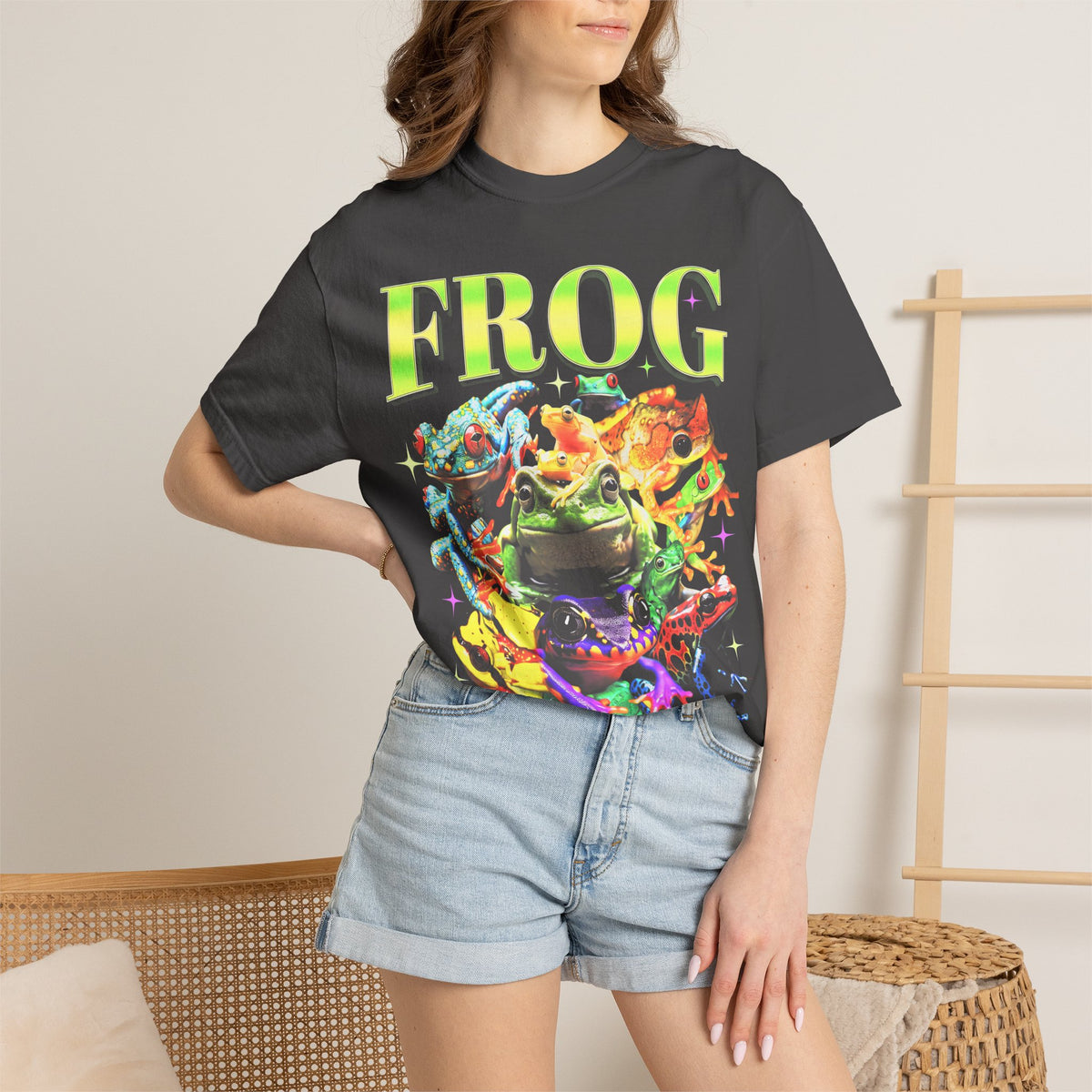 Frog Animal Lover Nature Classic Tee | 90s Vintage Faded