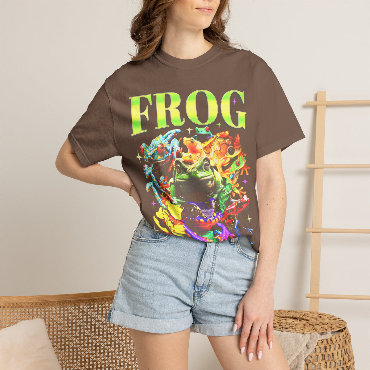 Frog Animal Lover Nature Classic Tee | 90s Vintage Faded